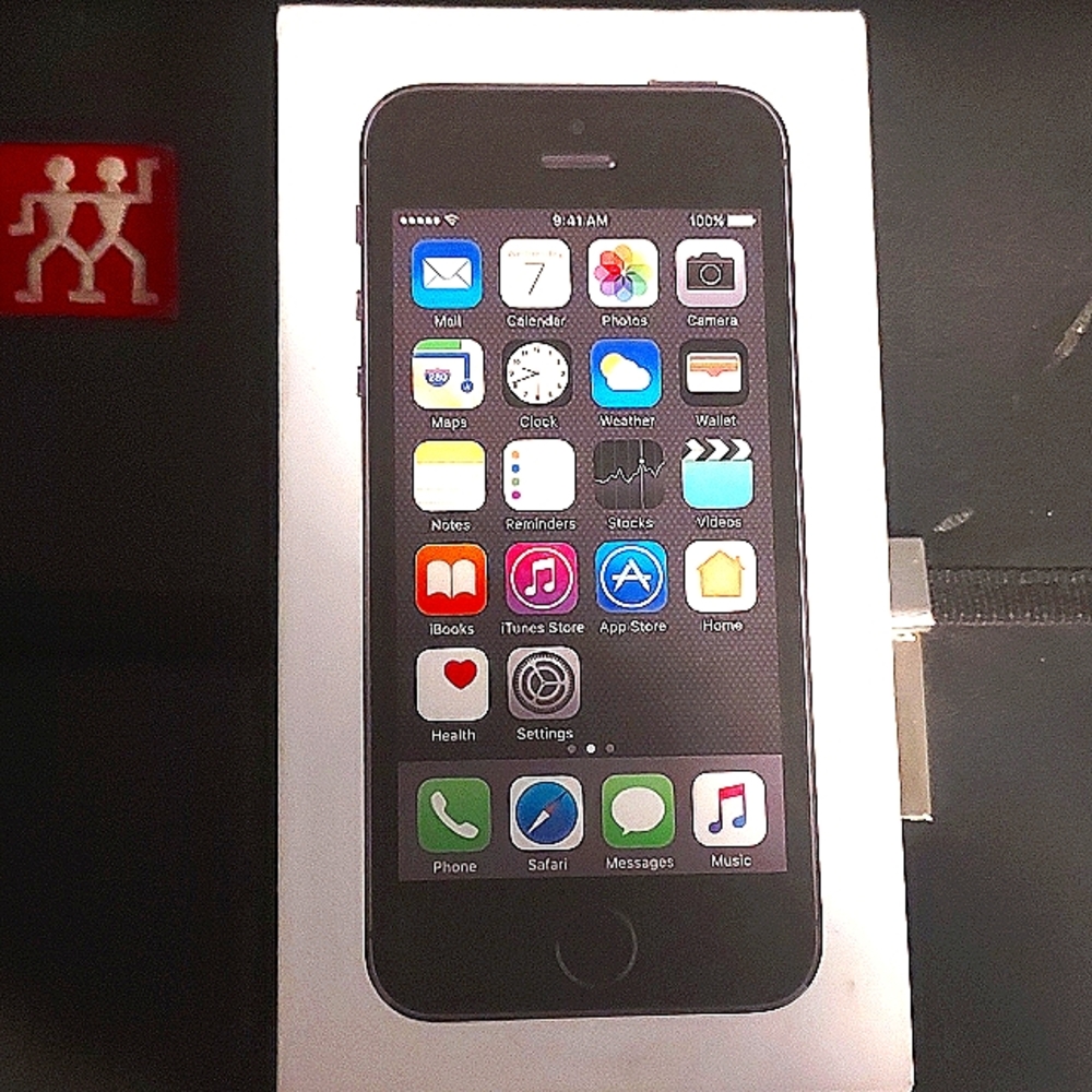 IPHONE 5S COMPLETE BOX ONLY!